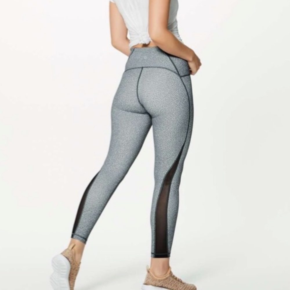 Lululemon Train Times 7/8 Pant *25" Fractal Alpine White Grey Black size 6